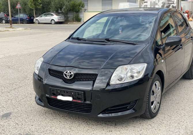 Jepet Toyota Auris me qera ditore per vetem 30 euro dita