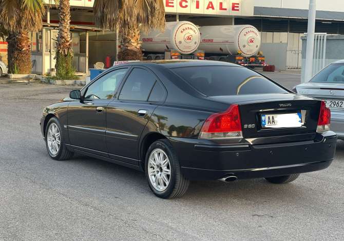 Jepet makine me qera Volvo S60 per vetem 30 euro dita
