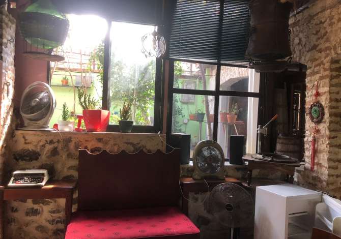 Ambient biznesi me qera 2+1 ne Tirane - 500 Euro