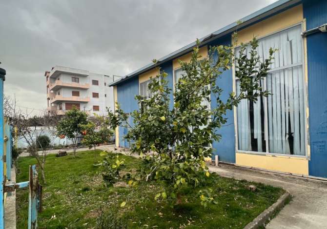 Ambient biznesi me qera 4+1 ne Fier - 45,000 Leke