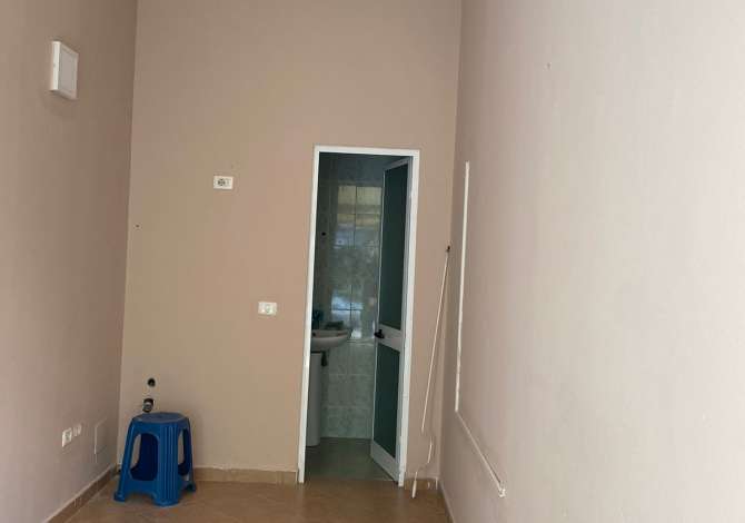 Ambient biznesi me qera 3+1 ne Tirane - 250 Euro
