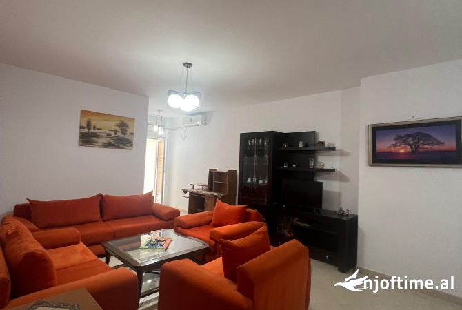 Shtepi me qera 2+1 ne Tirane - 700 Euro