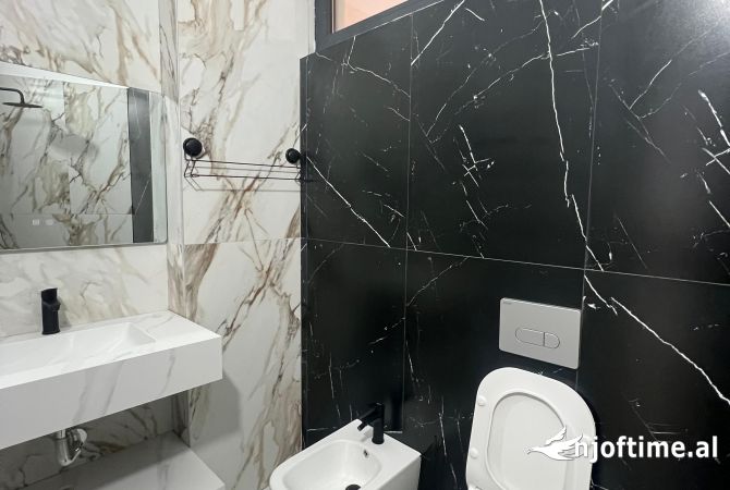 Ambient biznesi me qera 3+1 ne Tirane - 1,000 Euro