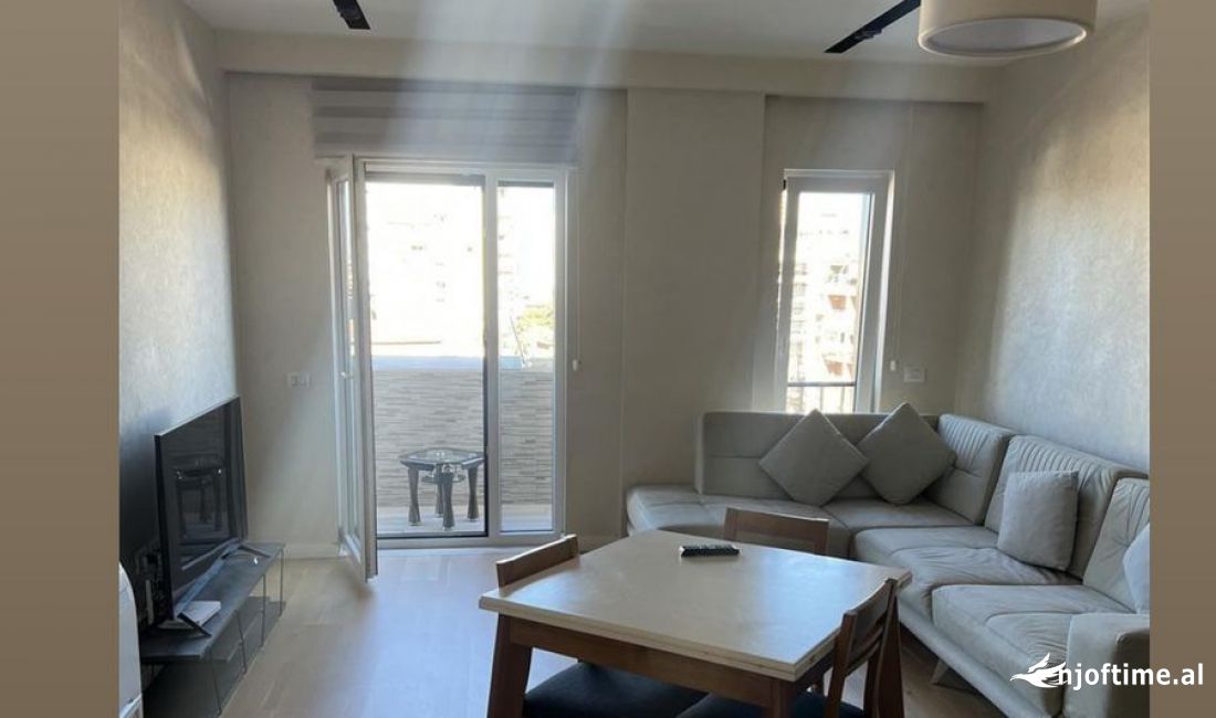 Shtepi me qera Apartament ne Tirane, 1+1, Mobilimi E mobiluar, Pagesa 670  Euro.