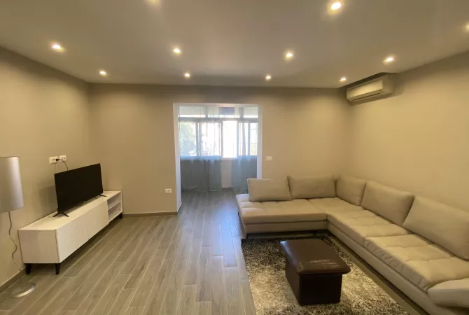 Shtepi me qera 2+1 ne Tirane - 450 Euro