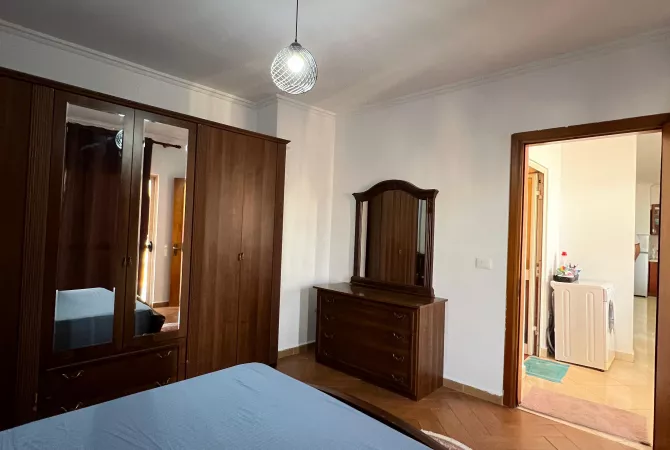 Shtepi me qera Apartament ne Tirane, 2+1, Mobilimi E mobiluar, Pagesa 65,000  Leke.