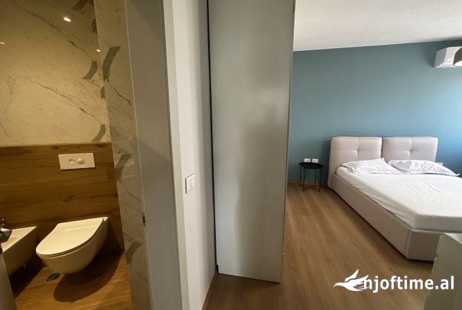 Shtepi ne shitje Apartament ne Tirane, 2+1, Mobilimi E mobiluar, Pagesa 208,000  Euro.