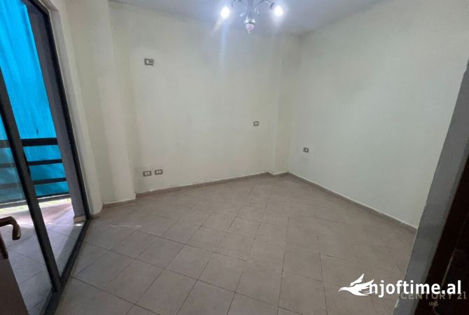 Shtepi ne shitje Apartament ne Tirane, 2+1, Mobilimi Bosh, pa mobiluar, Pagesa 159,000  Euro.