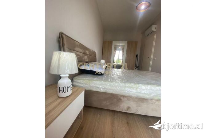 Shtepi ne shitje Apartament ne Tirane, 1+1, Mobilimi E mobiluar, Pagesa 140,000  Euro.
