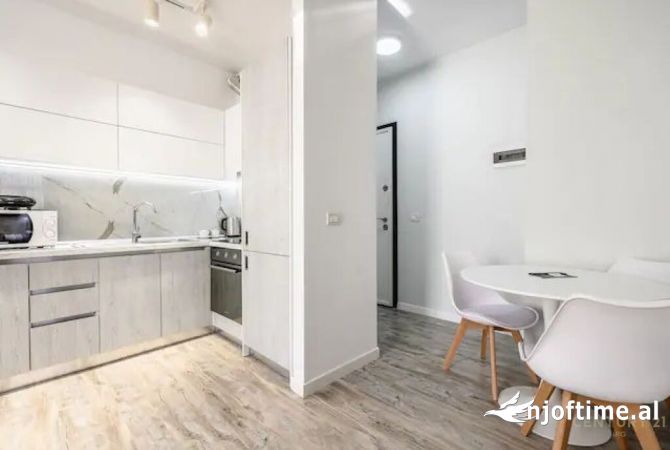 Shtepi me qera Apartament ne Tirane, 2+1, Mobilimi E mobiluar, Pagesa 800  Euro.