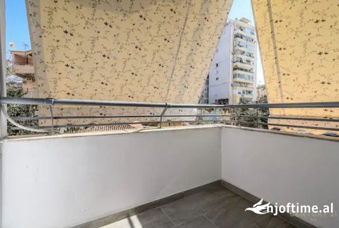 Shtepi me qera Apartament ne Tirane, 2+1, Mobilimi E mobiluar, Pagesa 800  Euro.