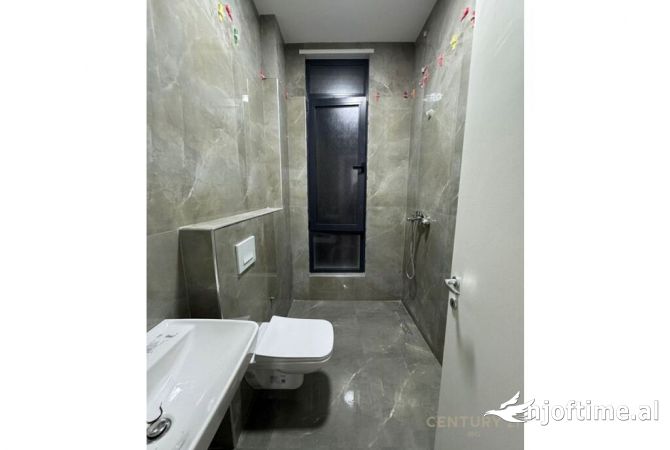Shtepi me qera Apartament ne Tirane, 2+1, Mobilimi E mobiluar, Pagesa 600  Euro.