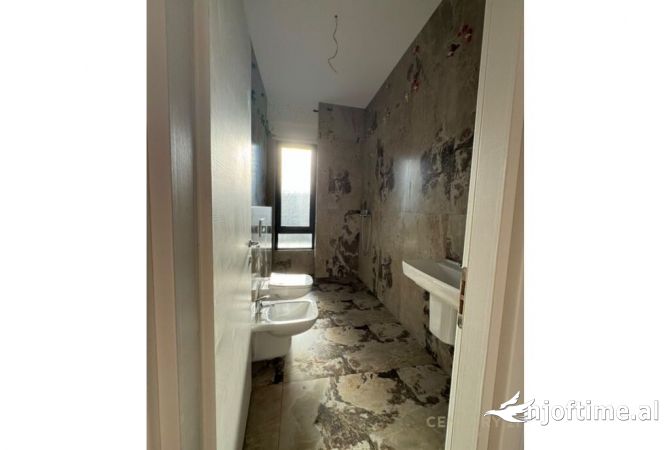 Shtepi me qera Apartament ne Tirane, 2+1, Mobilimi E mobiluar, Pagesa 600  Euro.