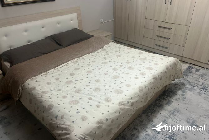 Shtepi me qera Apartament ne Tirane, 1+1, Mobilimi E mobiluar, Pagesa 370  Euro.