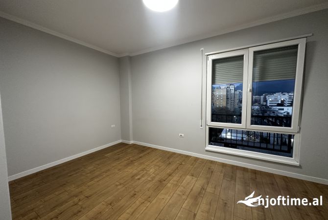 Shtepi me qera Apartament ne Tirane, 3+1, Mobilimi Pjeserisht e mobiluar, Pagesa 600  Euro.