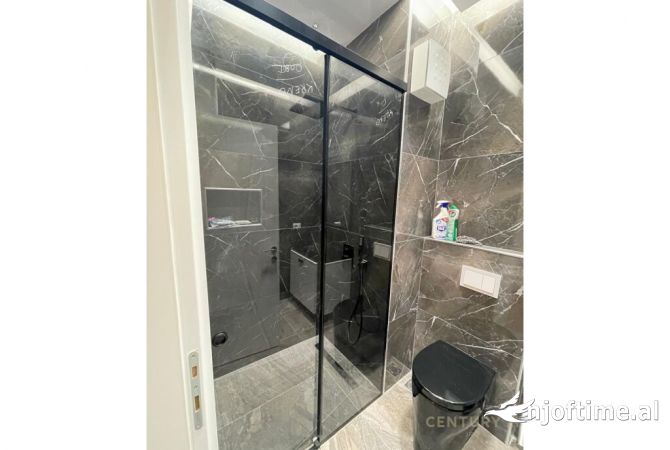 Shtepi me qera Apartament ne Tirane, 2+1, Mobilimi E mobiluar, Pagesa 1,000  Euro.