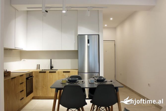 Shtepi me qera Apartament ne Tirane, 1+1, Mobilimi E mobiluar, Pagesa 700  Euro.