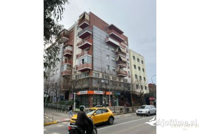 Ambient biznesi me qera 3+1 ne Tirane - 3,800 Euro