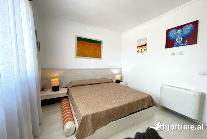Shtepi ne shitje Apartament ne Tirane, 2+1, Mobilimi E mobiluar, Pagesa 239,000  Euro.