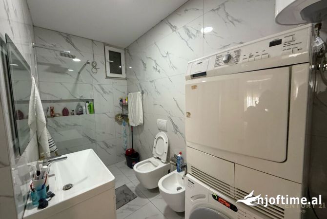Shtepi me qera Apartament ne Tirane, 2+1, Mobilimi E mobiluar, Pagesa 450  Euro.