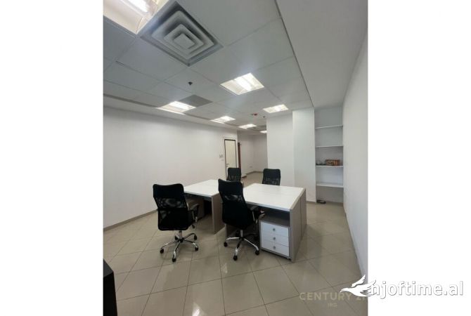 Ambient biznesi me qera 3+1 ne Tirane - 800 Euro