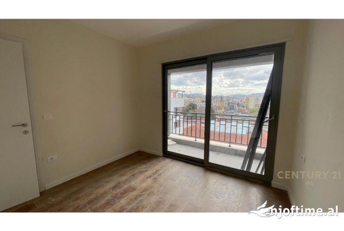 Shtepi ne shitje Apartament ne Tirane, 1+1, Mobilimi Bosh, pa mobiluar, Pagesa 140,000  Euro.