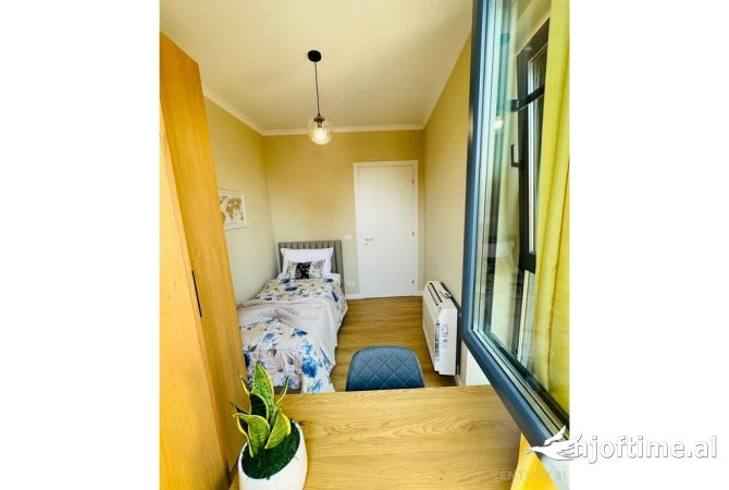 Shtepi ne shitje Apartament ne Tirane, 3+1, Mobilimi E mobiluar, Pagesa 320,000  Euro.