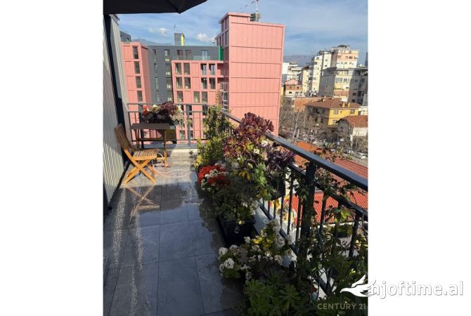 Shtepi ne shitje Apartament ne Tirane, 3+1, Mobilimi E mobiluar, Pagesa 320,000  Euro.