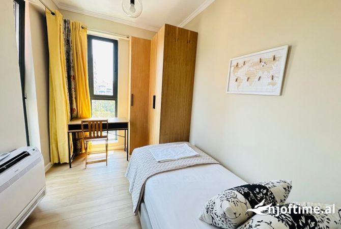 Shtepi ne shitje Apartament ne Tirane, 3+1, Mobilimi E mobiluar, Pagesa 320,000  Euro.