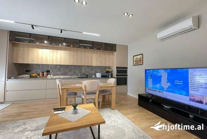 Shtepi me qera 2+1 ne Tirane - 1,000 Euro