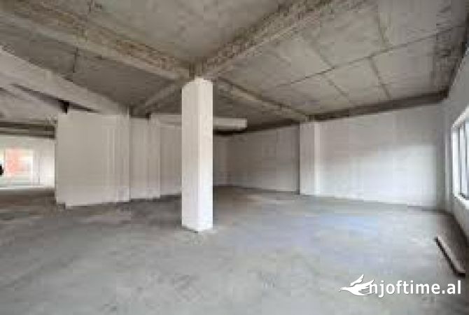 Business Property in Sale 4+1 in Tirana - 158,000 Euro