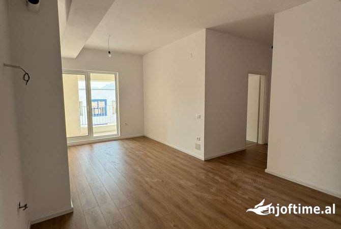 Ambient biznesi me qera 3+1 ne Tirane - 650 Euro