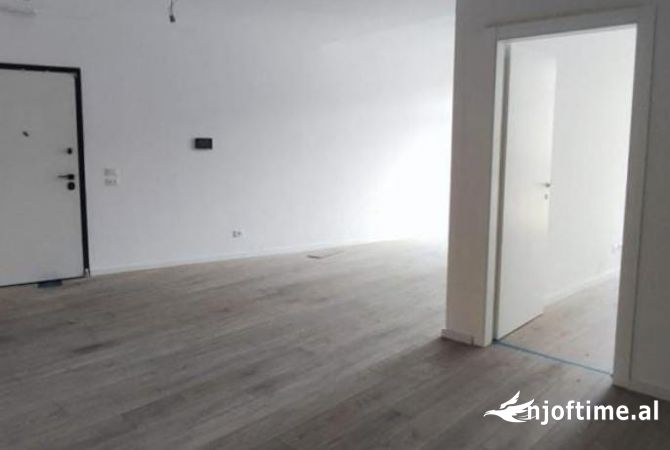 Ambient biznesi me qera 3+1 ne Tirane - 650 Euro