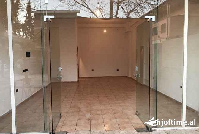 Ambient biznesi me qera 1+1 ne Tirane - 600 Euro