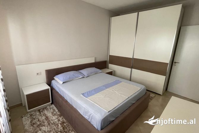 Shtepi me qera 2+1 ne Tirane - 750 Euro