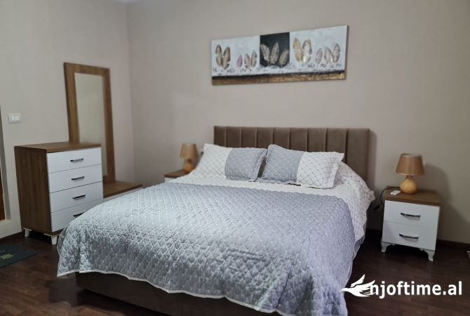 Shtepi me qera 2+1 ne Tirane - 700 Euro