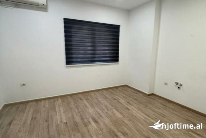 Ambient biznesi me qera 3+1 ne Tirane - 550 Euro