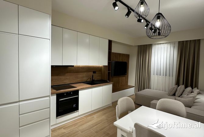 Shtepi me qera 2+1 ne Tirane - 800 Euro