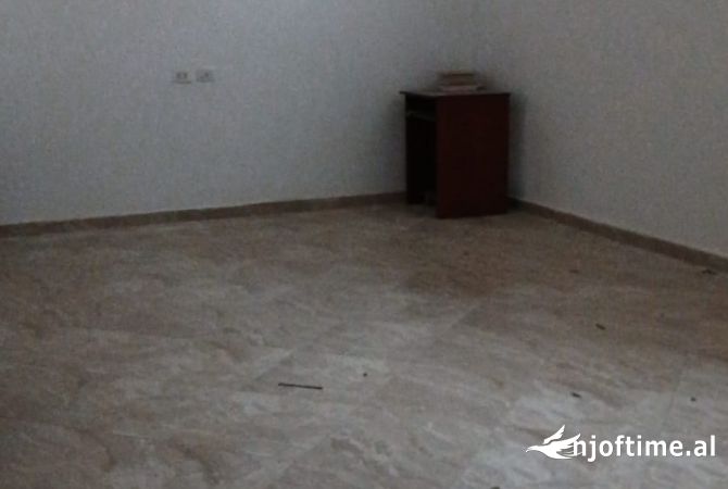 Shtepi ne shitje 1+1 ne Tirane - 35,000 Euro