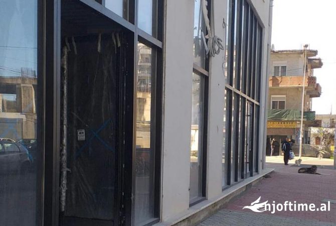 Ambient biznesi me qera 3+1 ne Tirane - 1,200 Euro