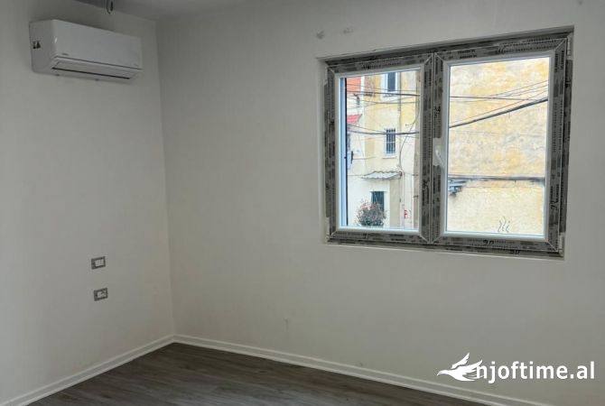 Shtepi me qera 2+1 ne Tirane - 55,000 Leke