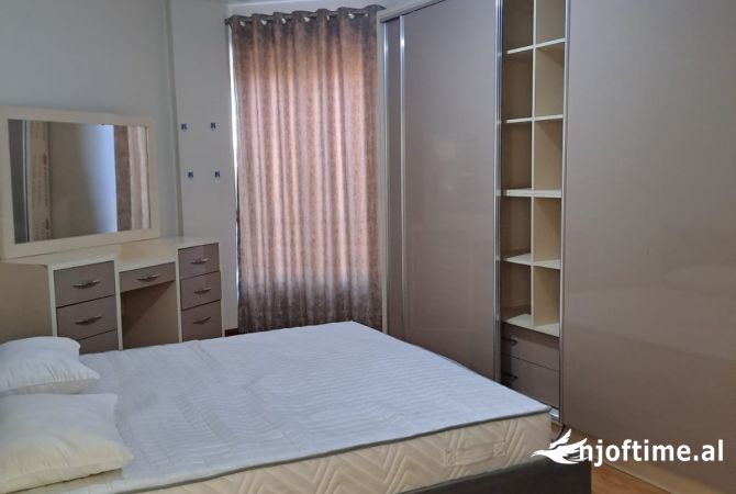 Shtepi me qera 2+1 ne Tirane - 650 Euro
