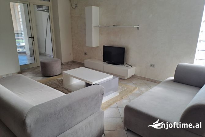 Shtepi me qera 2+1 ne Tirane - 63,000 Leke