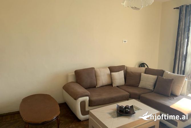 Shtepi me qera 1+1 ne Tirane - 600 Euro