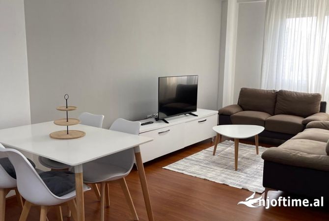Shtepi me qera 2+1 ne Tirane - 900 Euro