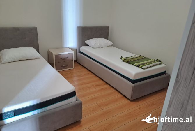 Shtepi me qera 2+1 ne Tirane - 63,000 Leke