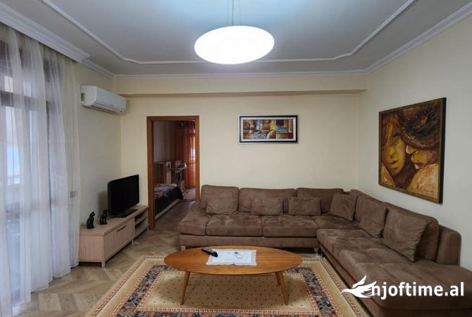 Shtepi me qera 2+1 ne Tirane - 57,000 Leke