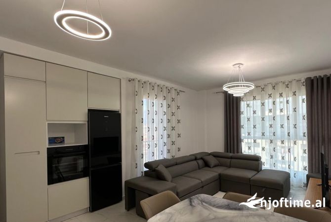 Shtepi me qera 1+1 ne Tirane - 65,000 Leke