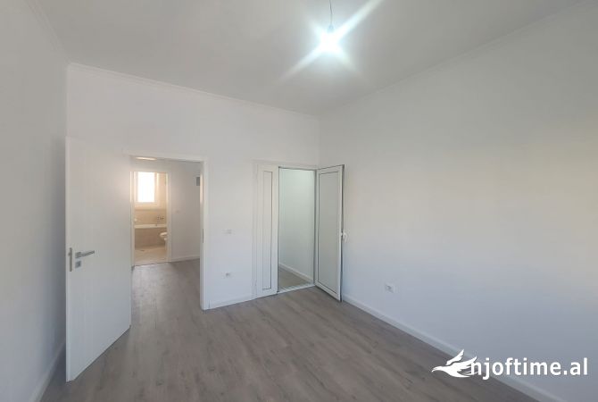 Shtepi me qera 3+1 ne Tirane - 65,000 Leke