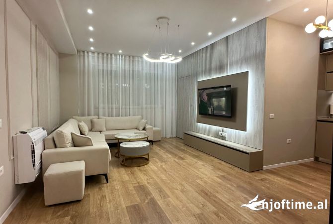 Shtepi me qera 2+1 ne Tirane - 1,300 Euro